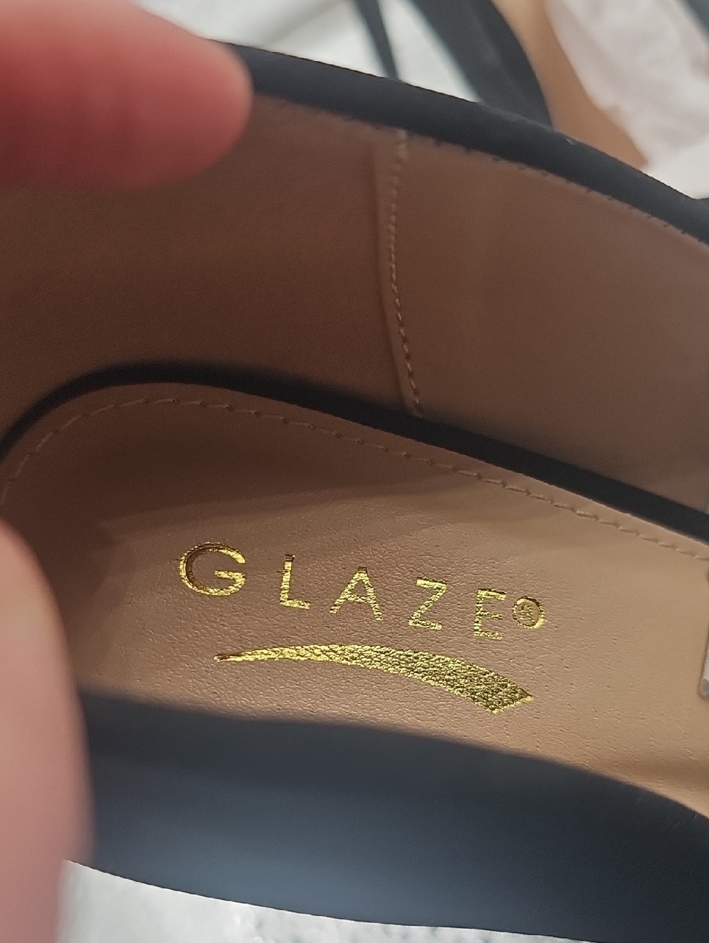 R Black Glaze Heels size 10 - Picture 8 of 14